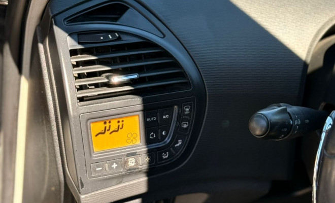 Citroën Grand C4 Picasso 2.0 16V 143cv Aut 2010 Gasolina-9