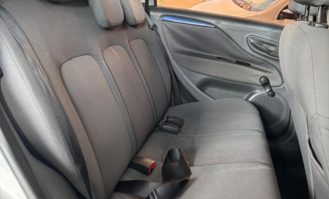 Fiat Punto ATTRACTIVE 1.4 Fire Flex 8V 5p 2014 Flex-6