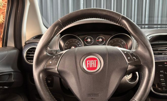 Fiat Punto ATTRACTIVE 1.4 Fire Flex 8V 5p 2014 Flex-8