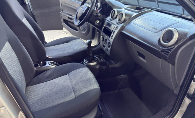Ford Fiesta SE 1.6 8V Flex 5p 2014 Flex-5