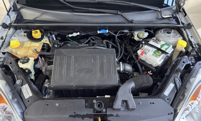 Ford Fiesta SE 1.6 8V Flex 5p 2014 Flex-13