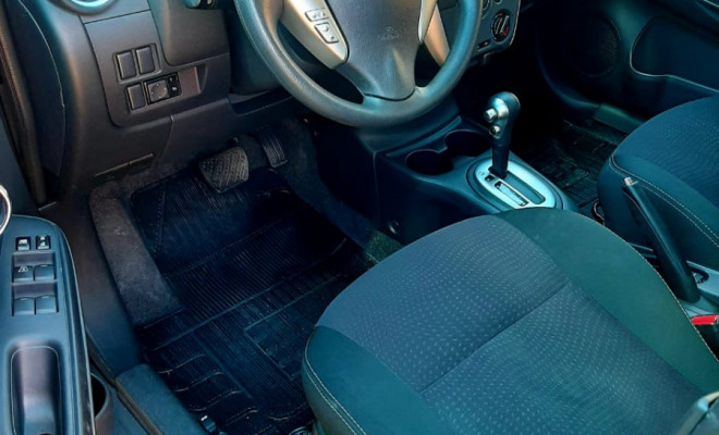 Nissan VERSA SV 1.6 16V FlexStart 4p Aut. 2017 Flex-6