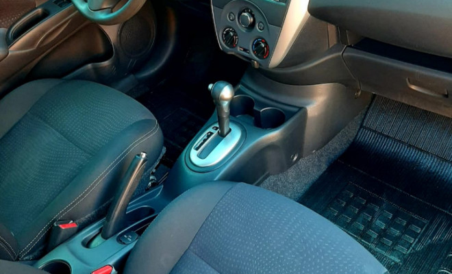 Nissan VERSA SV 1.6 16V FlexStart 4p Aut. 2017 Flex-13