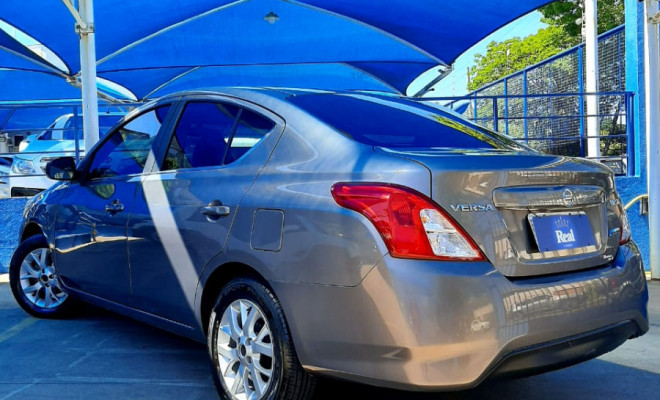 Nissan VERSA SV 1.6 16V FlexStart 4p Aut. 2017 Flex-4