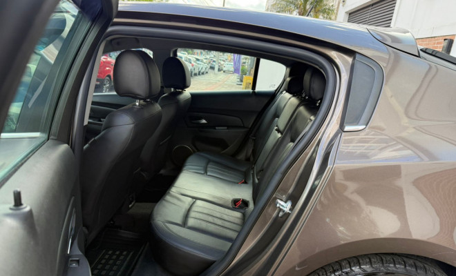 GM - Chevrolet CRUZE HB Sport LT 1.8 16V FlexP. 5p Aut 2015 Flex-7
