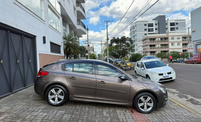 GM - Chevrolet CRUZE HB Sport LT 1.8 16V FlexP. 5p Aut 2015 Flex-2