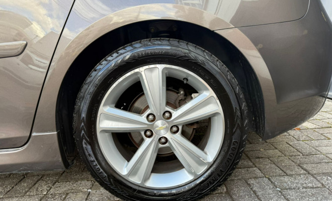 GM - Chevrolet CRUZE HB Sport LT 1.8 16V FlexP. 5p Aut 2015 Flex-8