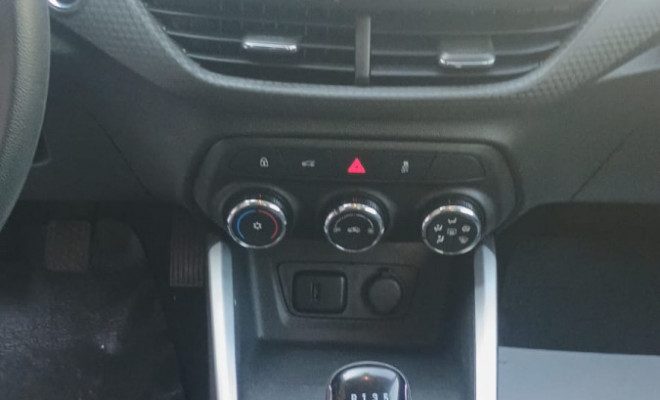 GM - Chevrolet ONIX SEDAN Plus LT 1.0 12V Flex 4p Mec. 2024 Flex-11