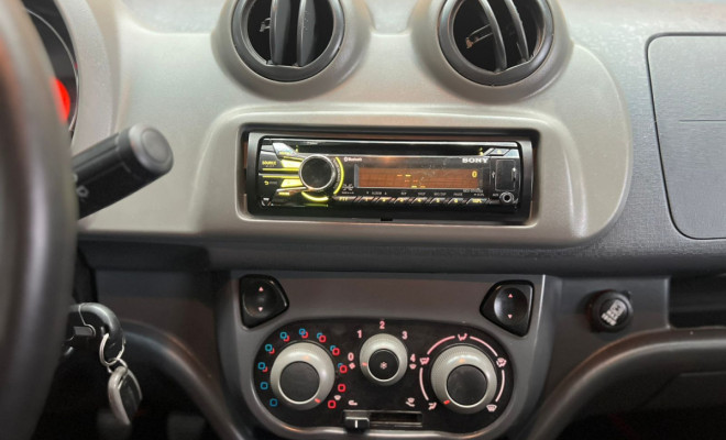 Fiat UNO VIVACE Celeb. 1.0 EVO F.Flex 8V 5p 2014 Flex-8