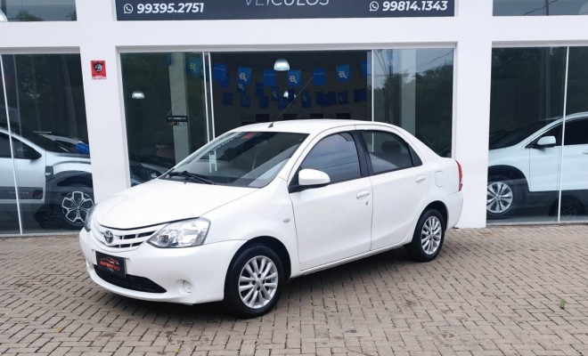 Toyota ETIOS XS Sedan1.5 Flex 16V 4p Mec. 2014 Flex
