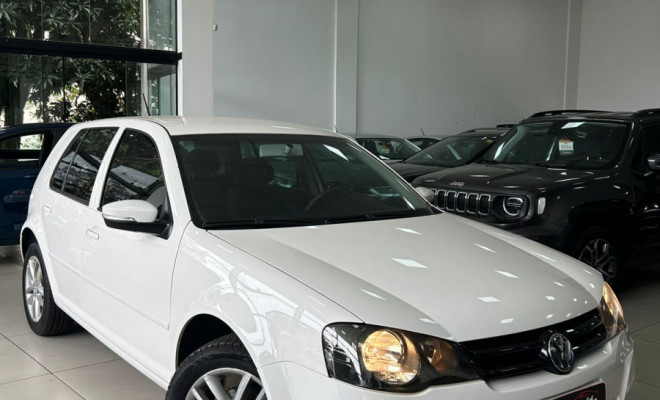 VW - VolksWagen Golf 1.6 Mi Total Flex 8V 4p 2013 Flex-0