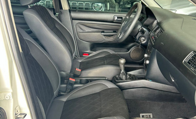 VW - VolksWagen Golf 1.6 Mi Total Flex 8V 4p 2013 Flex-9