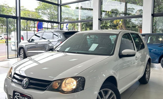 VW - VolksWagen Golf 1.6 Mi Total Flex 8V 4p 2013 Flex