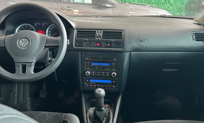 VW - VolksWagen Golf 1.6 Mi Total Flex 8V 4p 2013 Flex-8