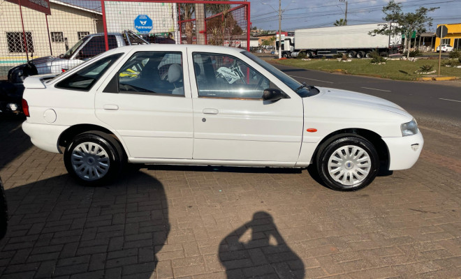 Ford Escort GL 1.8i 16V 4p 1997 Gasolina-4
