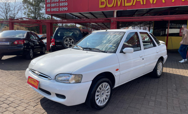 Ford Escort GL 1.8i 16V 4p 1997 Gasolina