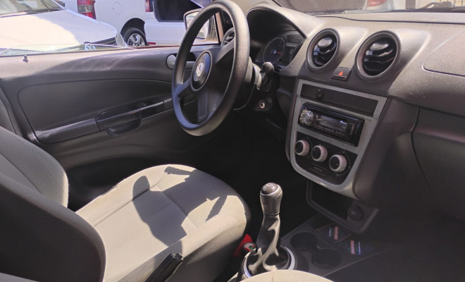 VW - VolksWagen Gol (novo) 1.6 Mi Total Flex 8V 4p 2010 Flex-2