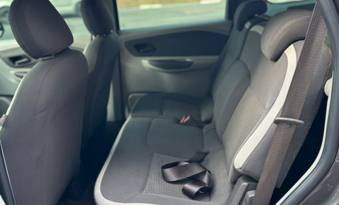 GM - Chevrolet SPIN ADVANTAGE 1.8 8V Econo.Flex 5p Aut. 2014 Flex-10