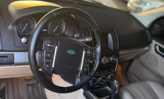 Land Rover Freelander2 Si4 SE 2.0 240cv Aut. 5p 2013 Gasolina-2