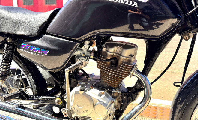 HONDA CG 125 TITAN 1996 (100% RESTAURADA ORIGINAL)-3