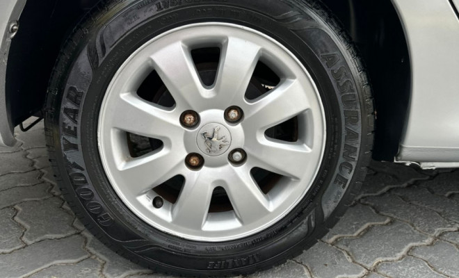 Peugeot 207 SW XR Sport 1.4 Flex 8V 5p 2010 Flex-10