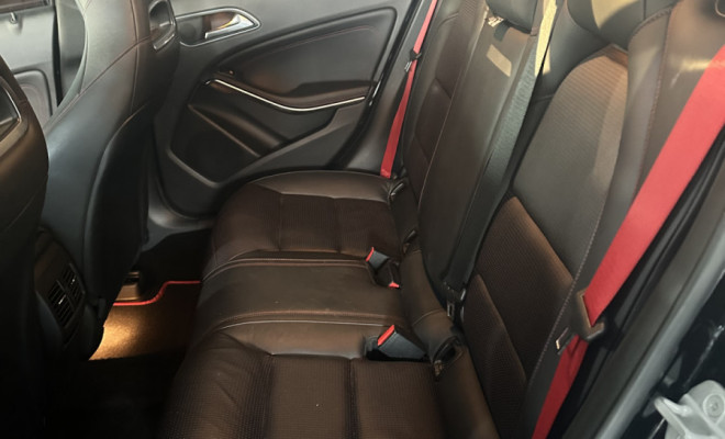 Mercedes-Benz Classe A45 AMG 4MATIC 2.0 Turbo Aut. 2014 Gasolina-11