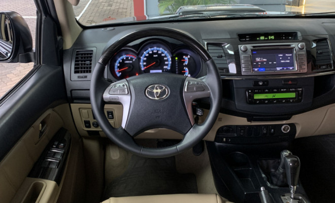 Toyota Hilux SW4 SRV D4-D 4x4 3.0 TDI Dies. Aut 2015 Diesel-5