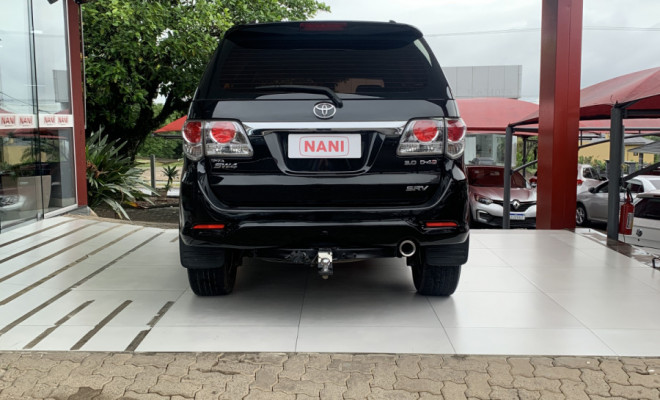 Toyota Hilux SW4 SRV D4-D 4x4 3.0 TDI Dies. Aut 2015 Diesel-3