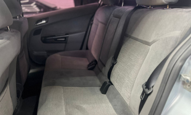 GM - Chevrolet Vectra Elegan. 2.0 MPFI 8V FlexPower Mec 2010 Flex-9