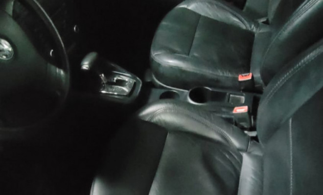 VW - VolksWagen Golf 2.0/ 2.0 Mi Flex Aut/Tiptronic. 2011 Flex-9