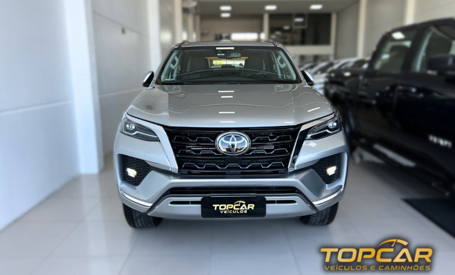 Toyota Hilux SW4 SRX 4x4 2.8 TDI 16V Dies. Aut. 2021 Diesel