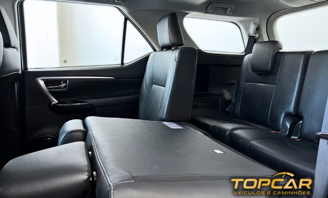 Toyota Hilux SW4 SRX 4x4 2.8 TDI 16V Dies. Aut. 2021 Diesel-6