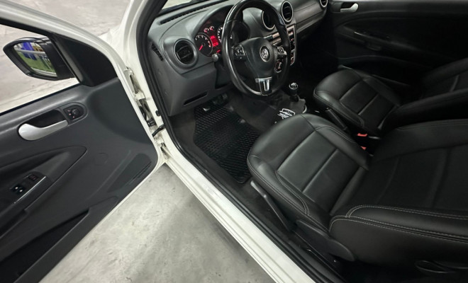 VW - VolksWagen Saveiro Trendline 1.6 T.Flex 8V CD 2015 Gasolina-7