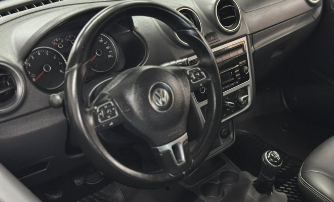 VW - VolksWagen Saveiro Trendline 1.6 T.Flex 8V CD 2015 Gasolina-3