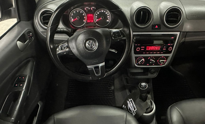 VW - VolksWagen Saveiro Trendline 1.6 T.Flex 8V CD 2015 Gasolina-4