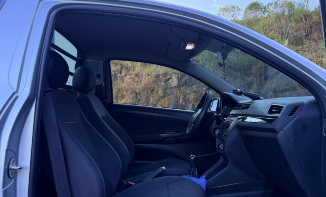 VW - VolksWagen Saveiro Trendline 1.6 T.Flex 8V 2020 Flex-6