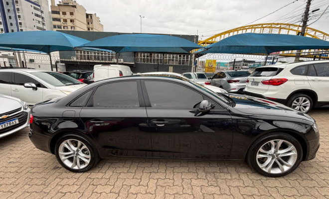 Audi A4 2.0 16V TFSI 183/180cv Multitronic 2011 Gasolina-9