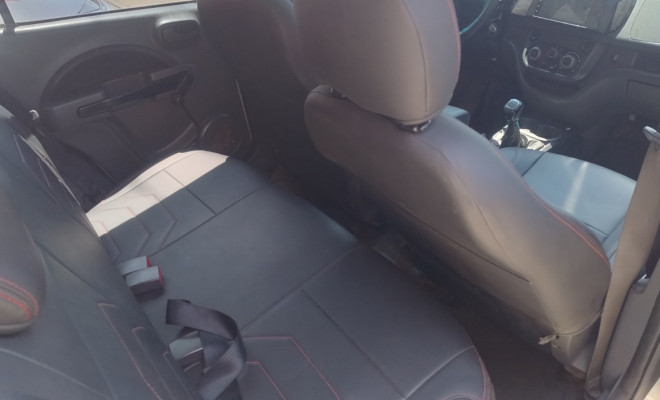 Fiat UNO SPORTING 1.4 EVO Fire Flex 8V 4p 2014 Flex-12