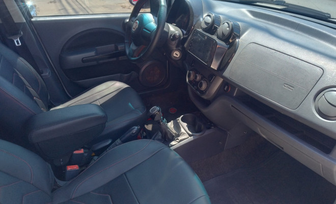 Fiat UNO SPORTING 1.4 EVO Fire Flex 8V 4p 2014 Flex-9