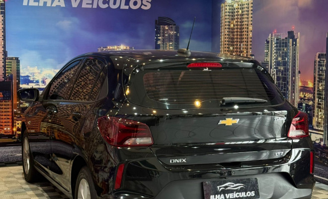 GM - Chevrolet ONIX SEDAN Plus LTZ 1.0 12V TB Flex Aut. 2020 Flex-13