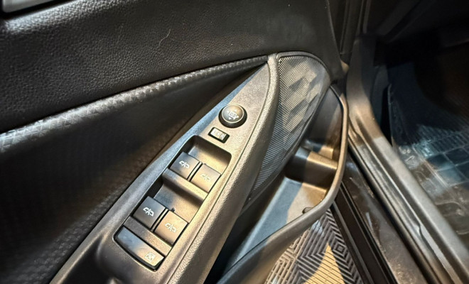 GM - Chevrolet ONIX SEDAN Plus LTZ 1.0 12V TB Flex Aut. 2020 Flex-9