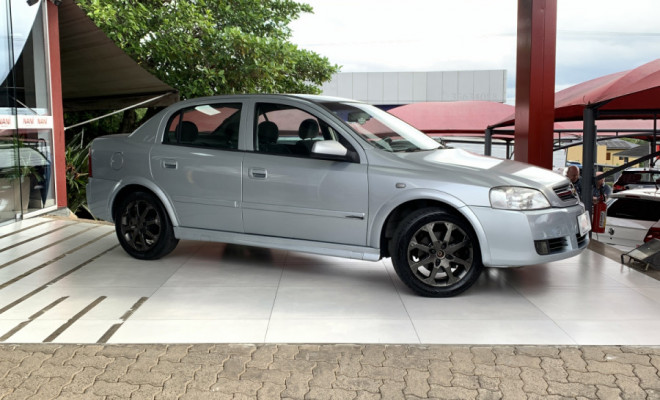 GM - Chevrolet Astra Sed. Advant. 2.0 8V MPFI FlexP. 4p 2011 Flex-1