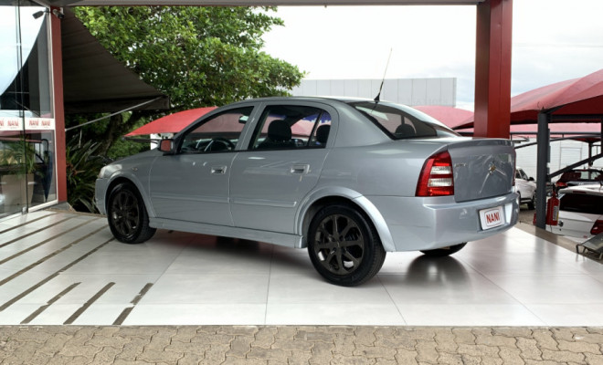 GM - Chevrolet Astra Sed. Advant. 2.0 8V MPFI FlexP. 4p 2011 Flex-4