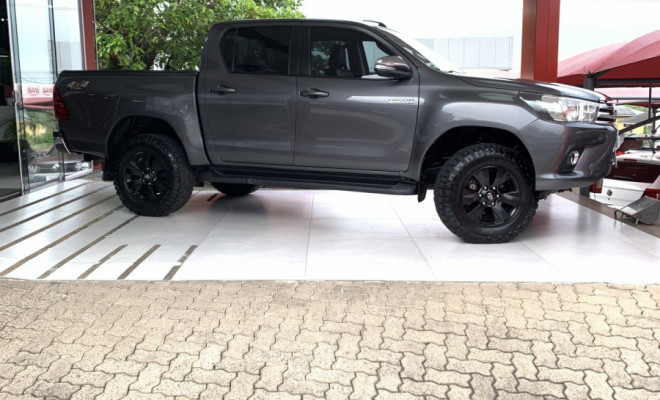Toyota Hilux CD SRV 4x4 2.8 TDI Diesel Aut. 2016 Diesel-1