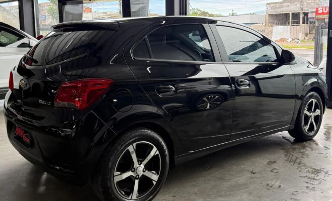 GM - Chevrolet ONIX HATCH LT 1.0-1
