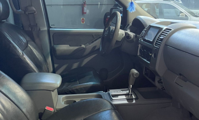 Nissan Frontier LE CD 4x4 2.5 TB Diesel Mec. 2009 Diesel-4