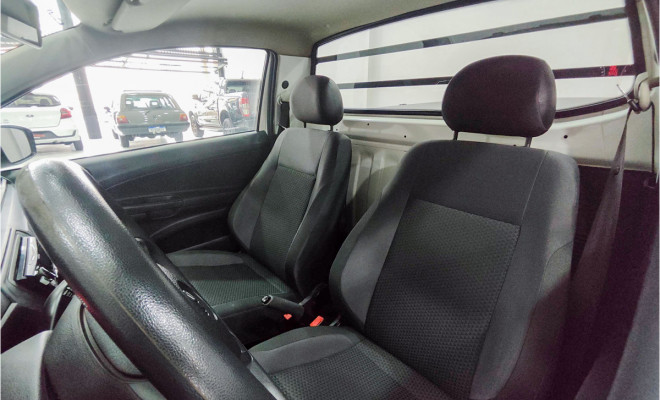 VW - VolksWagen Saveiro Robust 1.6 Total Flex 16V  2023 Flex-8