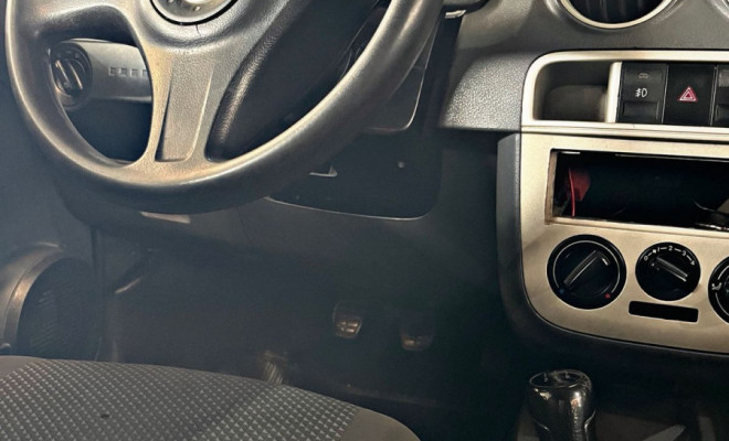 VW - VolksWagen Gol City (Trend) 1.0 Mi Total Flex 8V 2p 2009 Flex-4