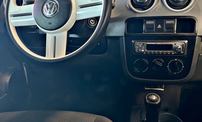 VW - VolksWagen Gol (novo) 1.0 Mi Total Flex 8V 2p 2013 Flex-4