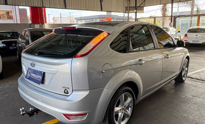 Ford Focus 1.6 S/SE/SE Plus Flex 8V/16V  5p 2010 Flex-1